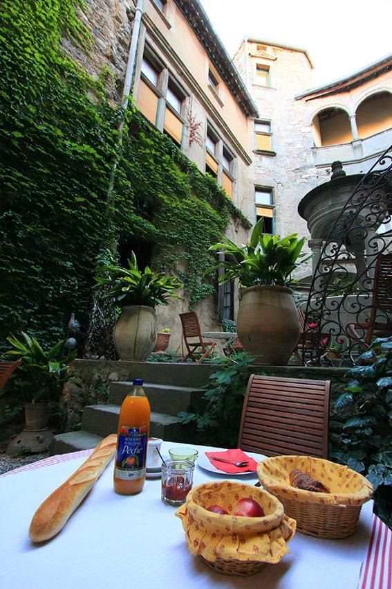 Hotel Restaurant D'Alibert Caunes-Minervois Exterior photo