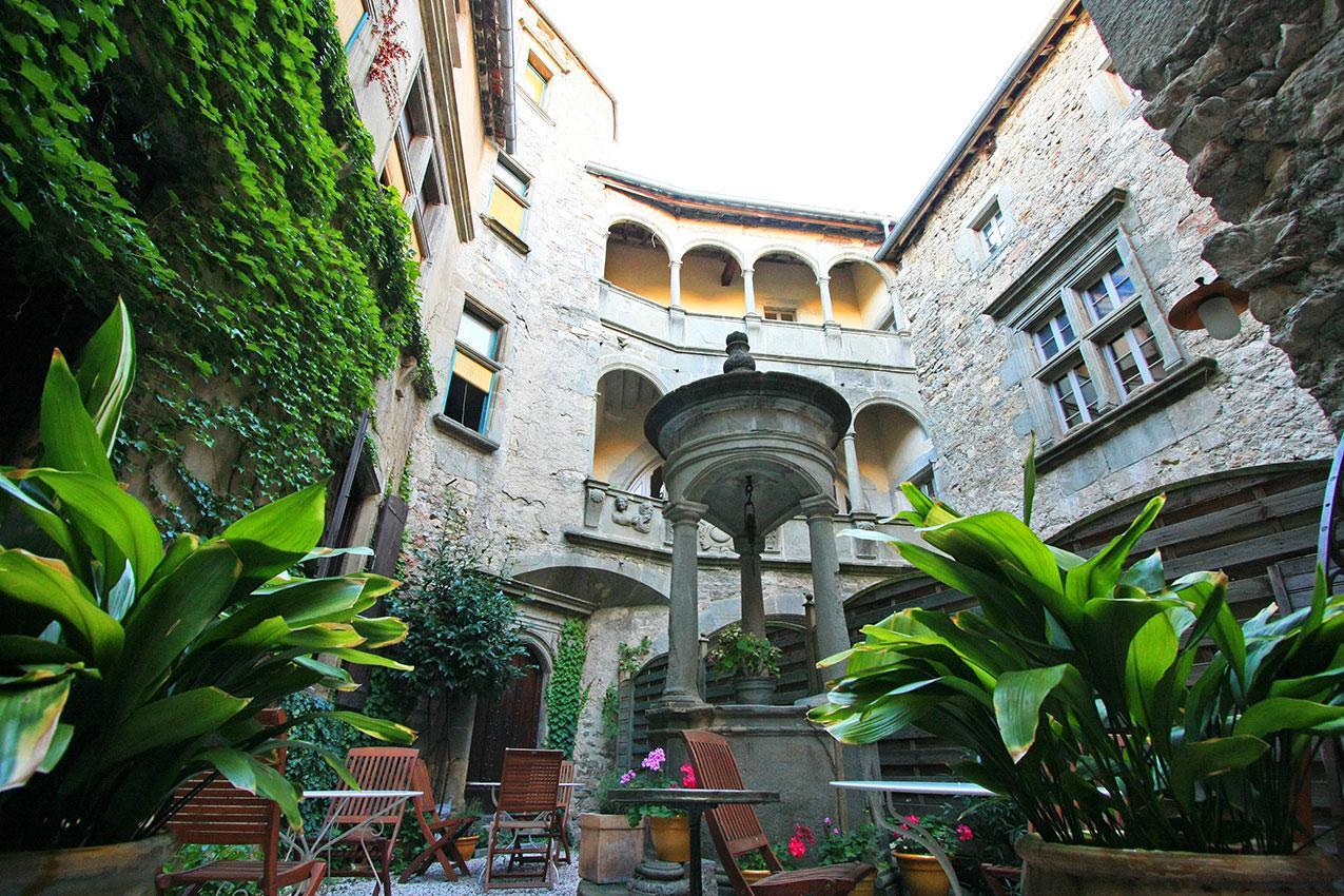 Hotel Restaurant D'Alibert Caunes-Minervois Exterior photo